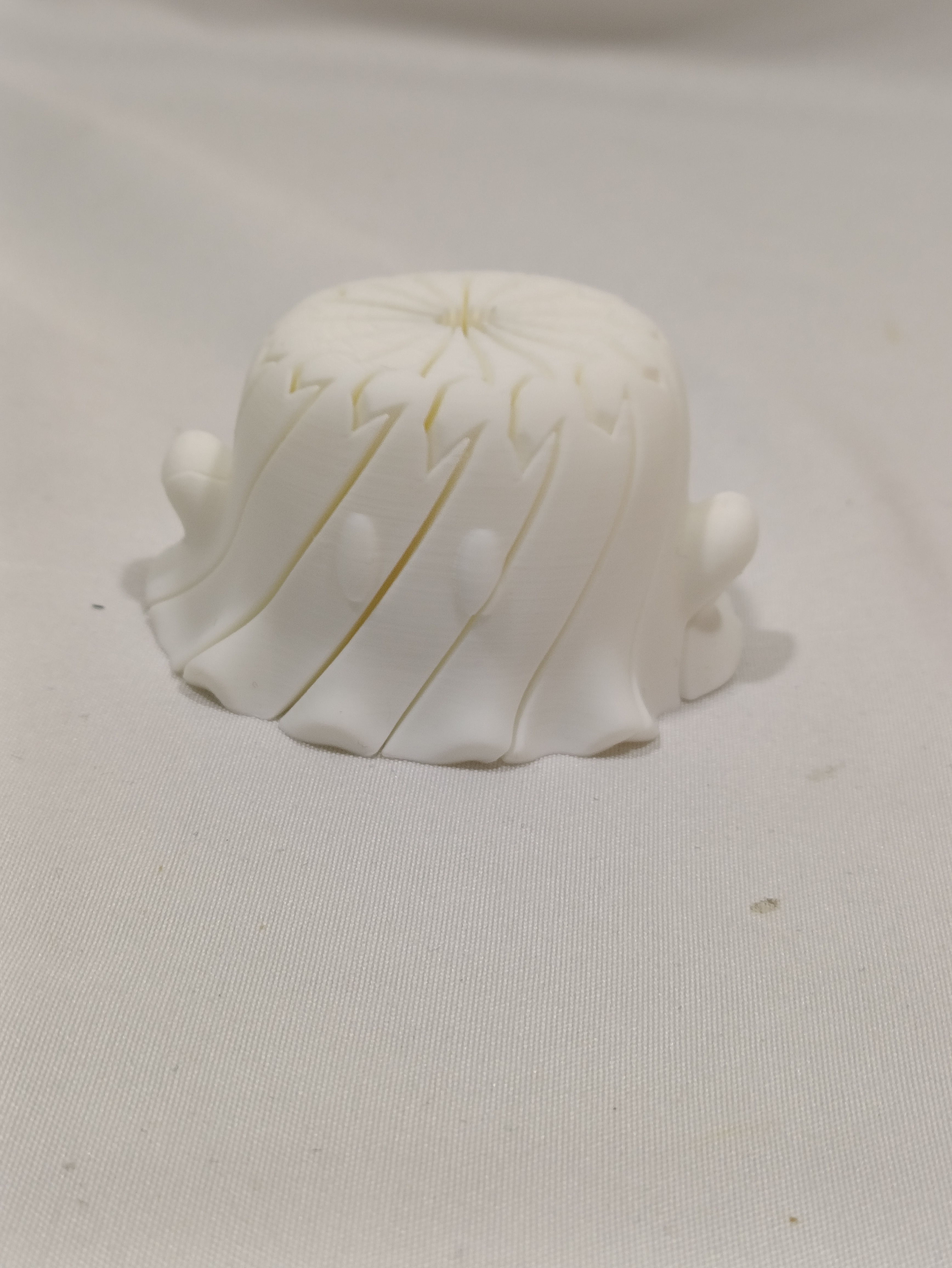 Miniatura 2 do modelo 3D twisty cute ghost
