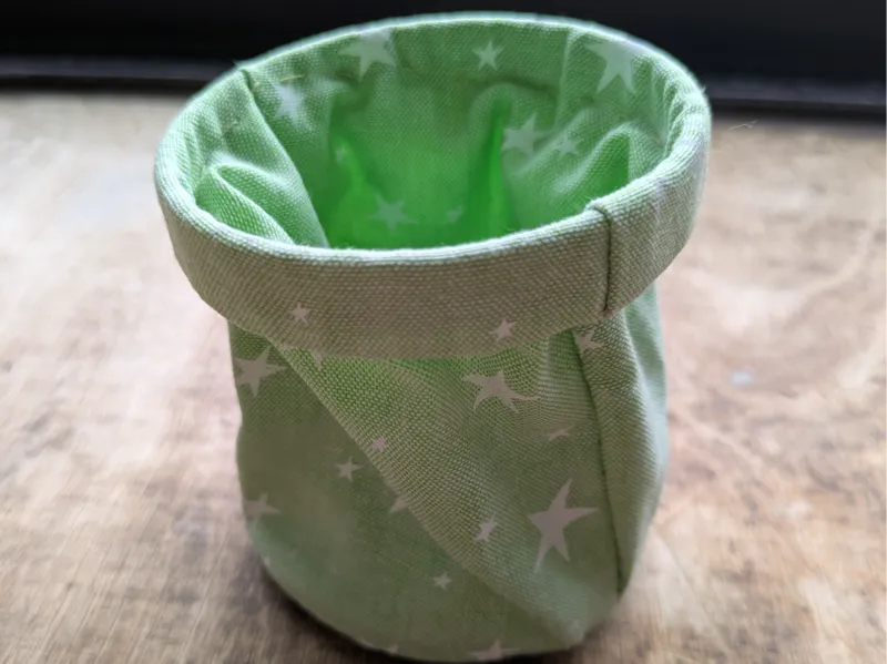 Collapsible Thread Catcher