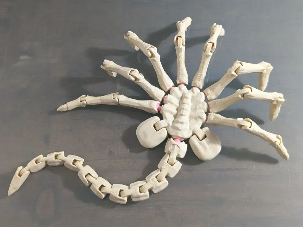 Facehugger (Alien), version améliorée facile à assembler