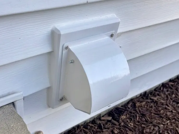 4" Vent Vinyl Siding Mounts