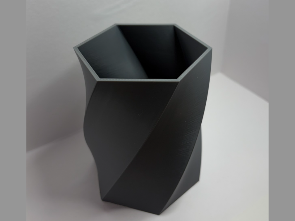 Parametric Twisted Organizer/Planter (No Supports)