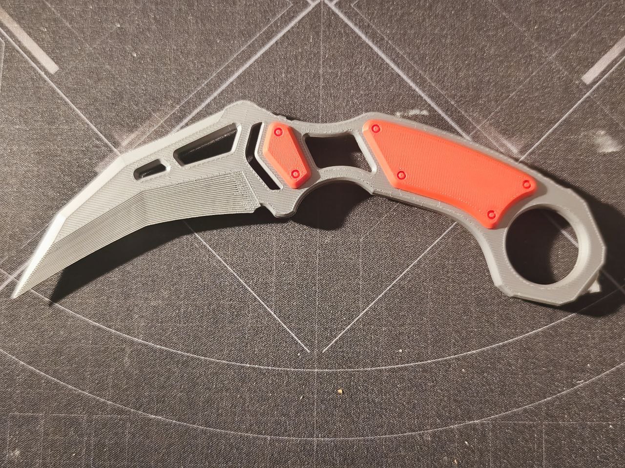 Miniatura 1 do modelo 3D Tactical Mantis Claw - Sci-Fi Karambit