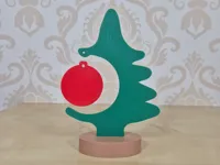 Sapin de Noël avec boule suspendue — photo 2