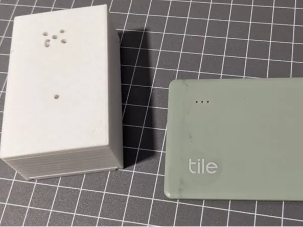 Box with Lid for a modded Tile Slim Tracker