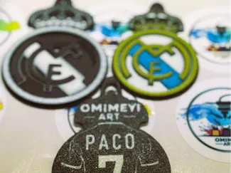 Llavero Real Madrid con camiseta personalizable