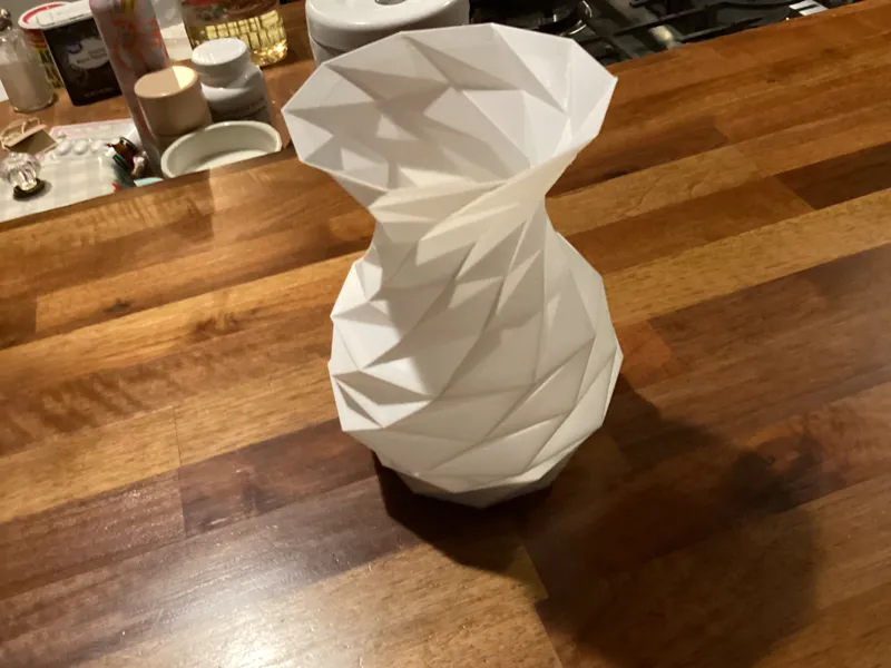 Low poly vase