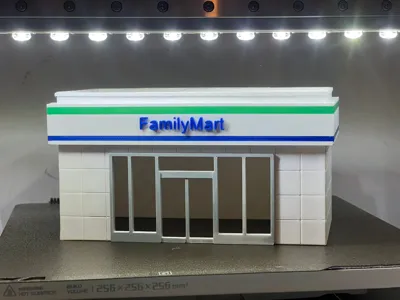 1:64 FamilyMart Convenience Store Diorama