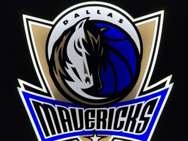 Mavs Lightbox