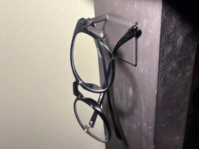 Desk hook for glasses