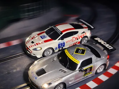 STANDARD SCALEXTRIC TRACK PROTECTOR AND LIGHTING