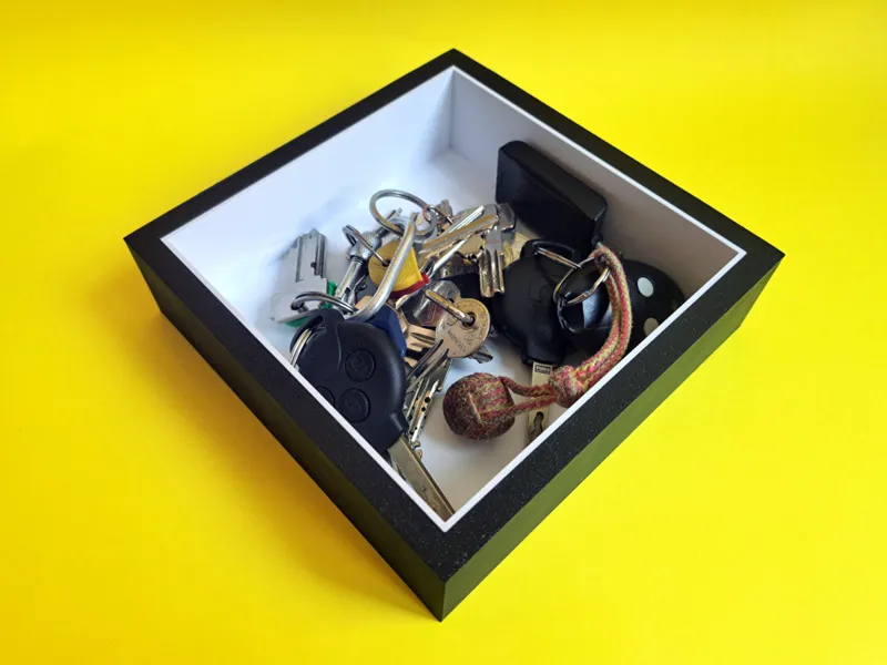 pocket emptier / frame
