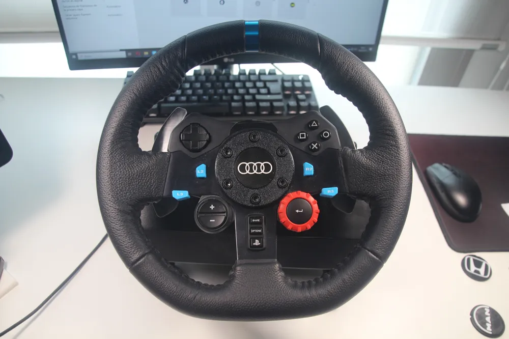 Interchangeable logos for the Logitech G29 racing wheel - Free 3D Print ...