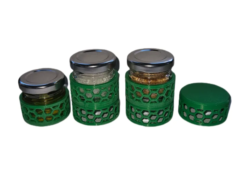 Spice holder for trekking