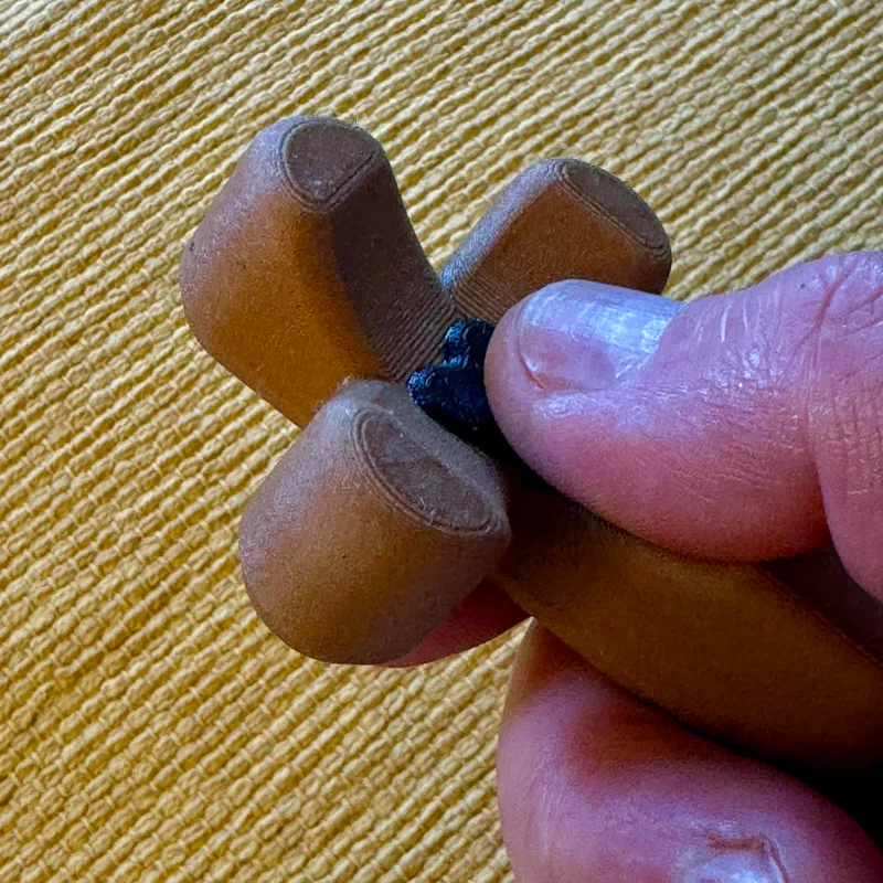 Pocket thumb cross