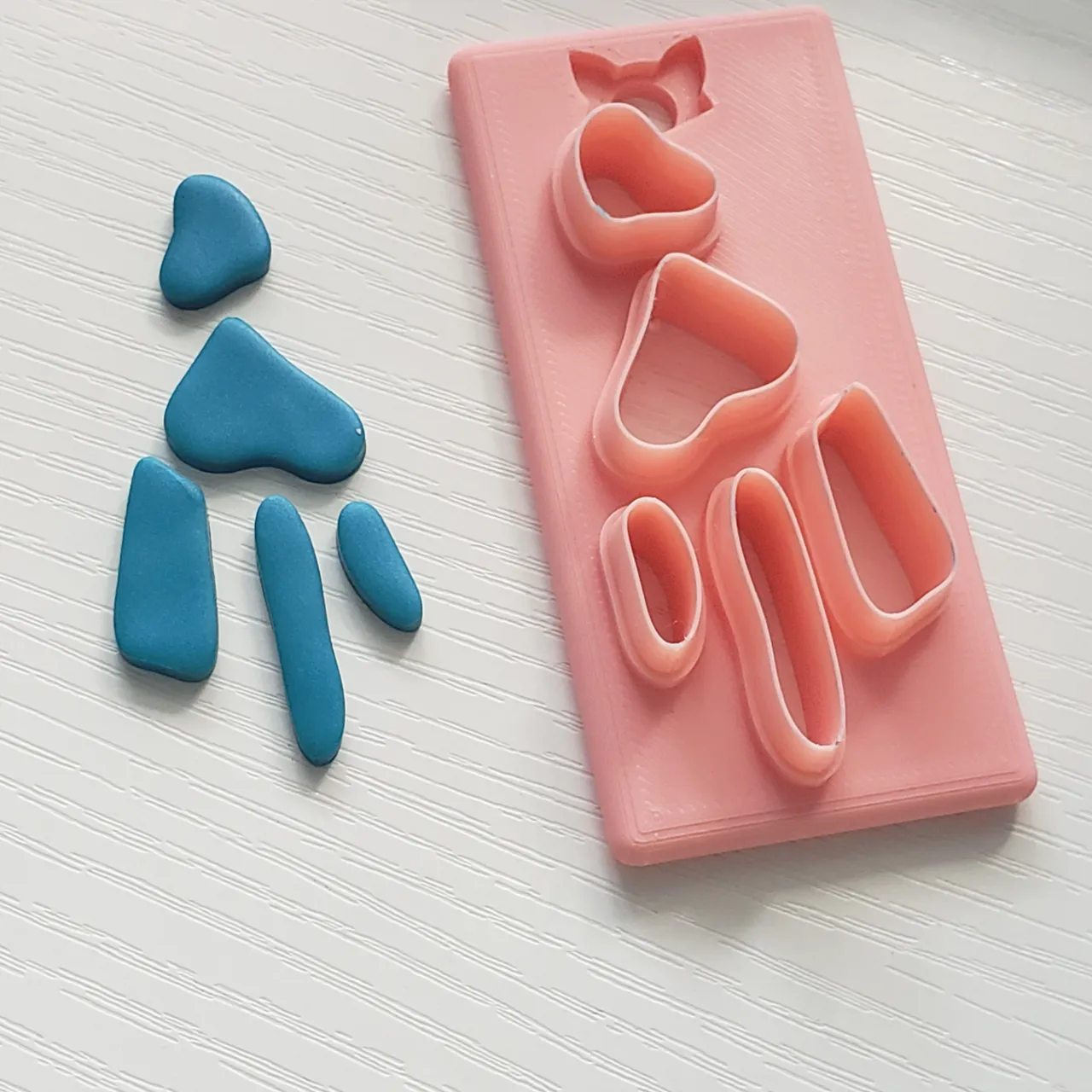 "Jasmin" Abstract Organic Clay Earring Cutter view 3