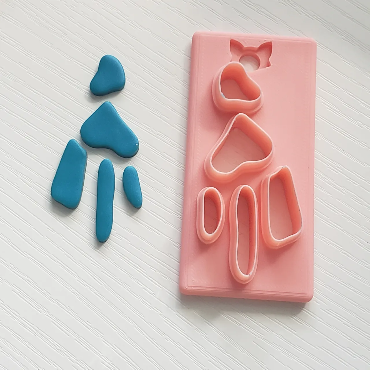 "Jasmin" Abstract Organic Clay Earring Cutter view 2
