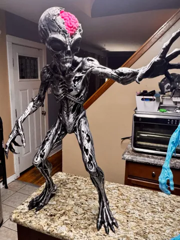 Adorno temático: 3 Foot Zombie Alien — vista de referencia 2