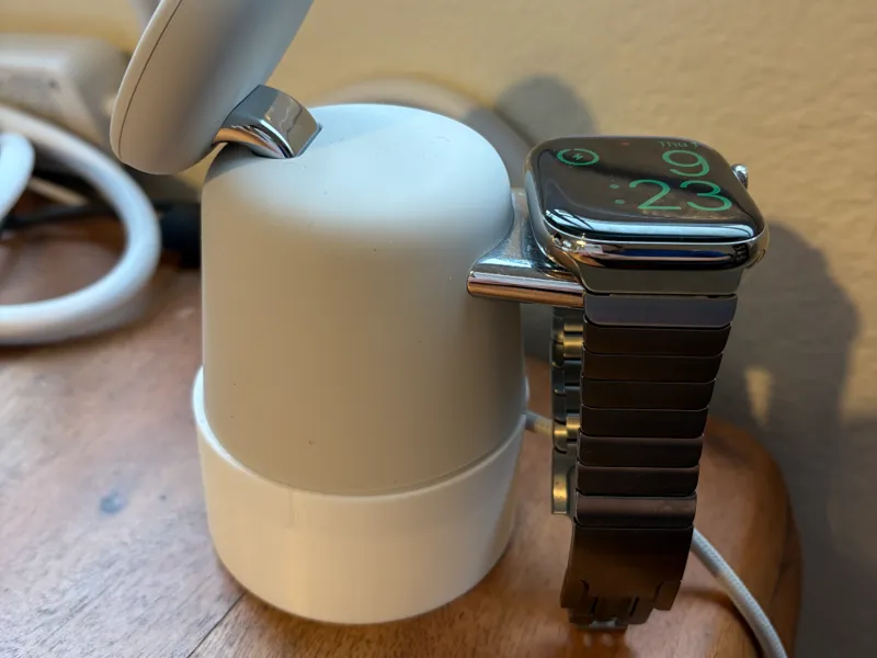 Belkin MagSafe Wireless Charging Dock Raiser
