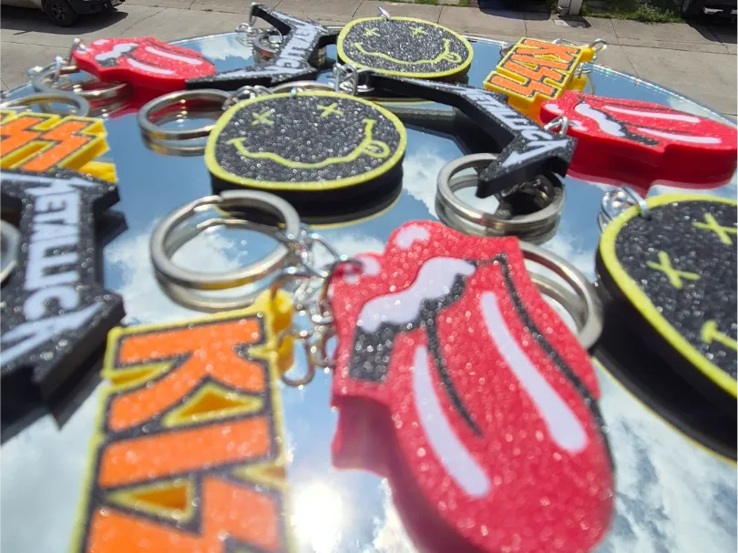 Iconic Keychains KEYCHAINS OF ICONIC BANDS - Free 3D Print Model - MakerWorld