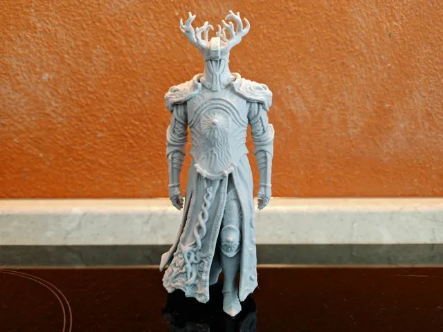 Crucible Tree Knight ფიგურა