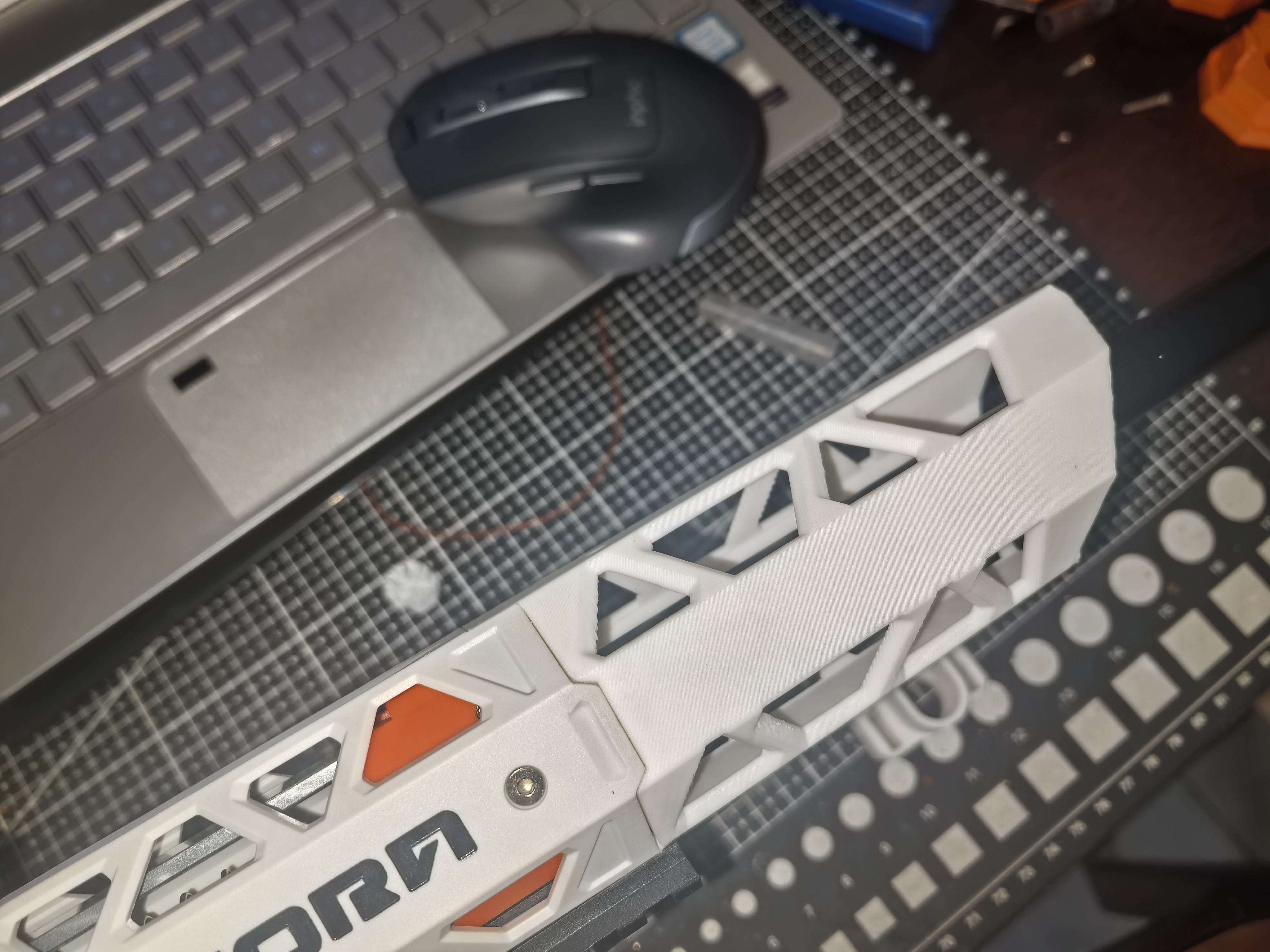 Miniatura 2 do modelo 3D 小月亮独角神兽加长鱼骨护木
