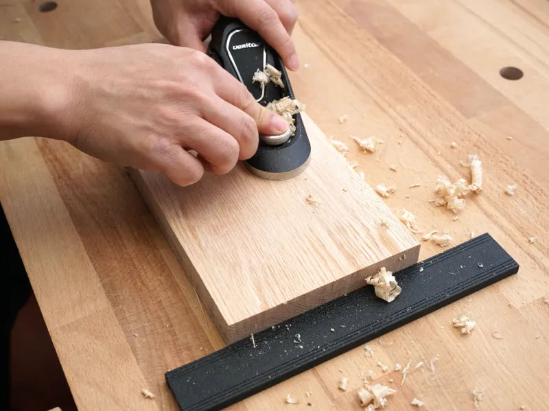 Extendable Planing Bench Stop