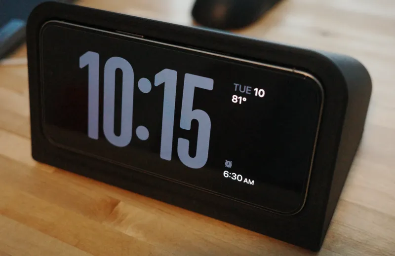 iPhone 15 Pro Max Standby Mode Dock