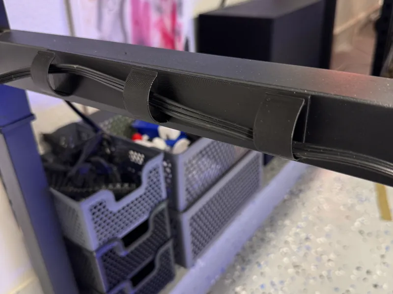Magnetic Cable Guide