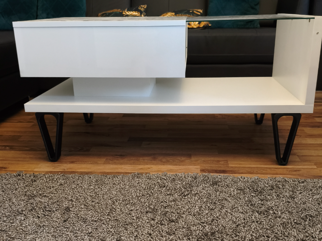 Minimalist Triangle Table Legs