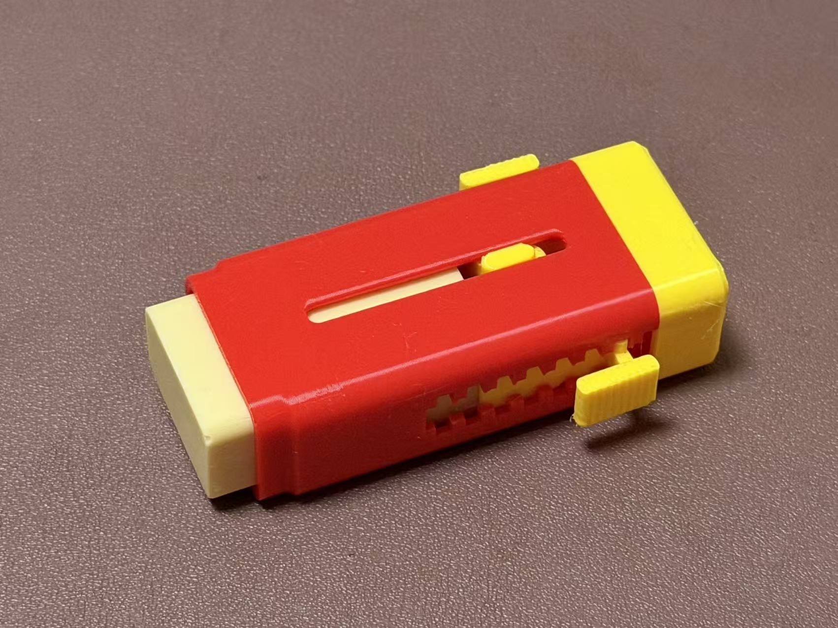 Miniatura 1 do modelo 3D 橡皮擦外壳 推拉式橡皮擦保护壳