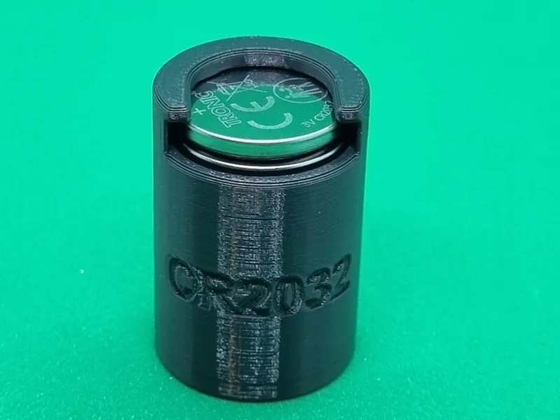CR2032 holder/dispenser