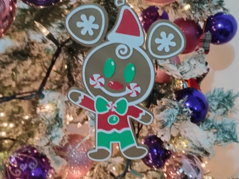 Adorno navideño de mickey de jengibre