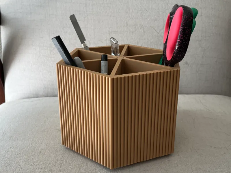 Spinning desk organizer