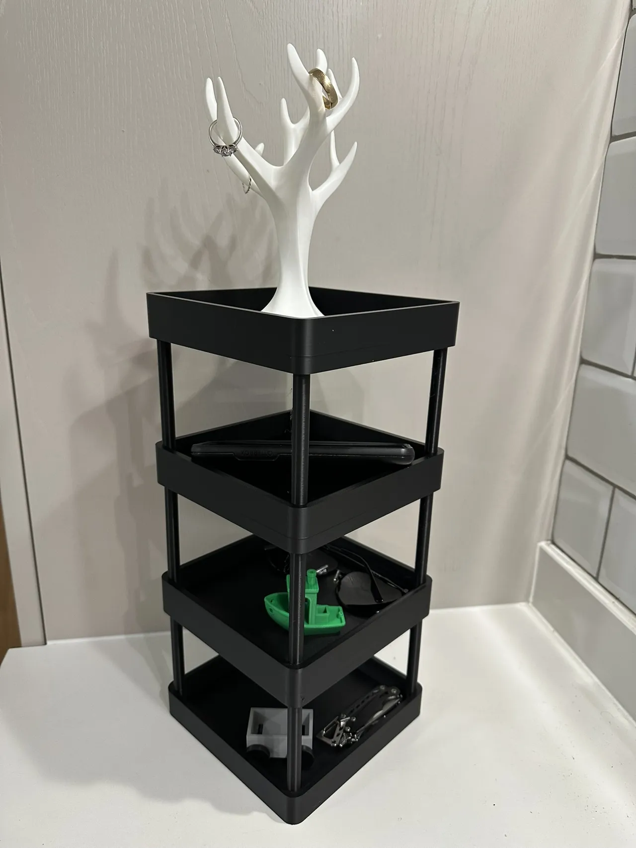 Shelfy - Now Infinitely Stackable! view 3