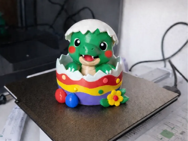 Dino Baby im Osterei