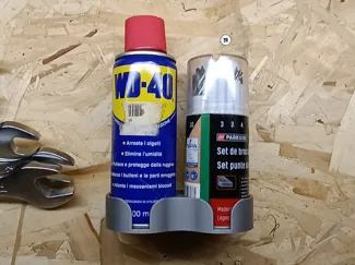 Spray can holder