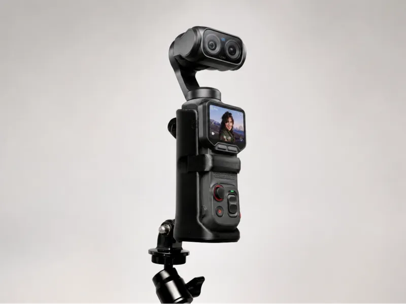 Insta360 Luna Ultra case with dual actioncam mount