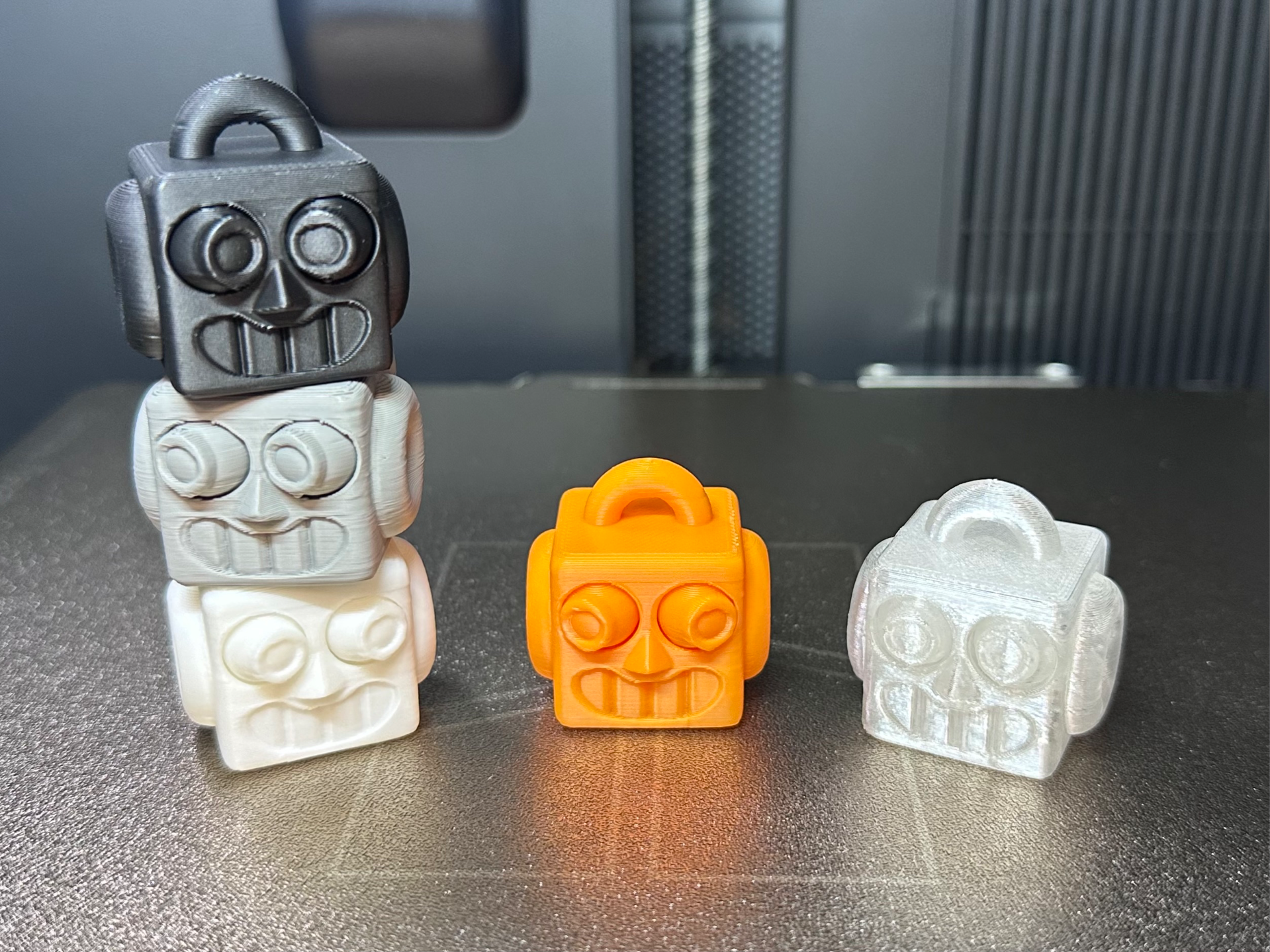 Stackable Robot Head Fidget Toy with Moving Eyes