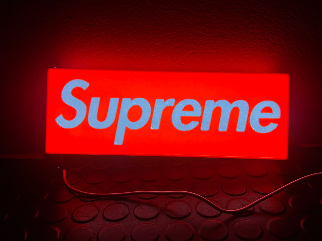 Supreme lightbox (with wall holes)