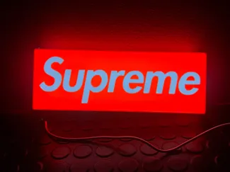 Supreme lightbox (with wall holes)