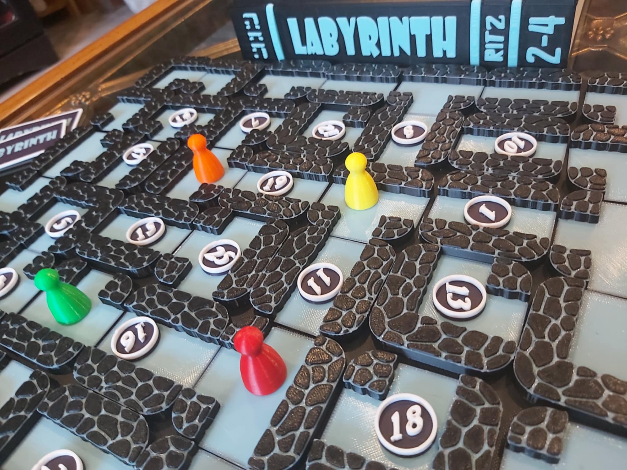 Miniatura 4 do modelo 3D MASTER LABYRINTH - Bookcase Edition (version 2)