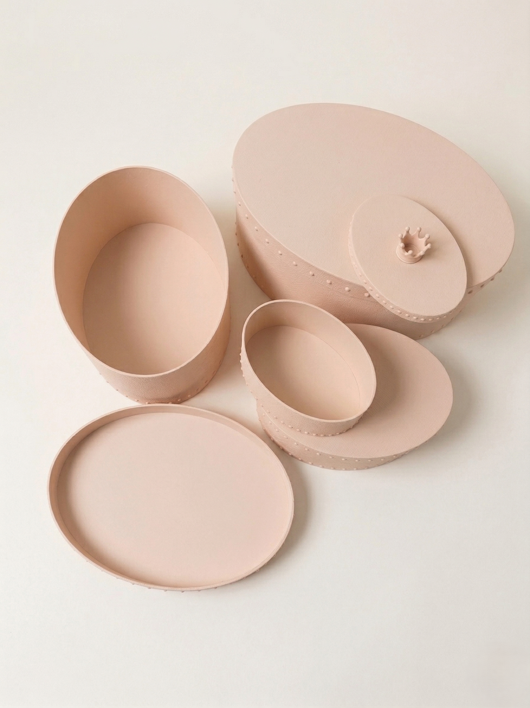 Miniatura 4 do modelo 3D Classic Textured Stacking Oval Box