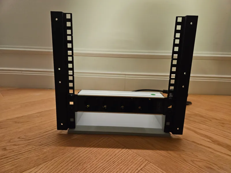DIY 10-inch Rack Rail Stand