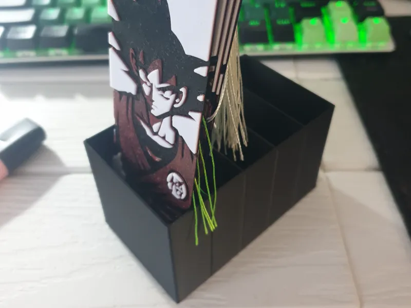 Bookmarks Holder