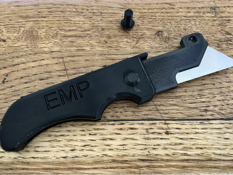 Universalmesser V1: stabil und praktisch