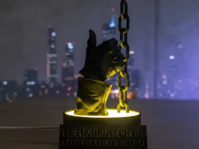 Terminator 2 Lamp – Thumbs Up in Lava - V2
