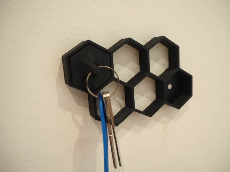 KEYCHAIN WITH HEXAGONAL BASE FOR HOUSE/CAR KEYS