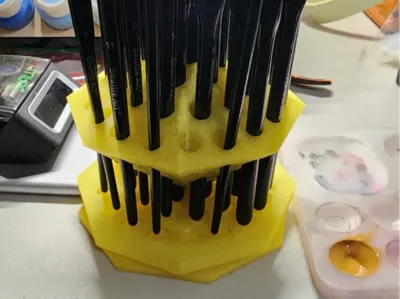 Spinning hexagon paint brush Carousel
