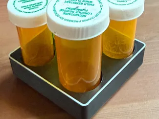Gridfinity Prescription Bottle Organizer 2x2