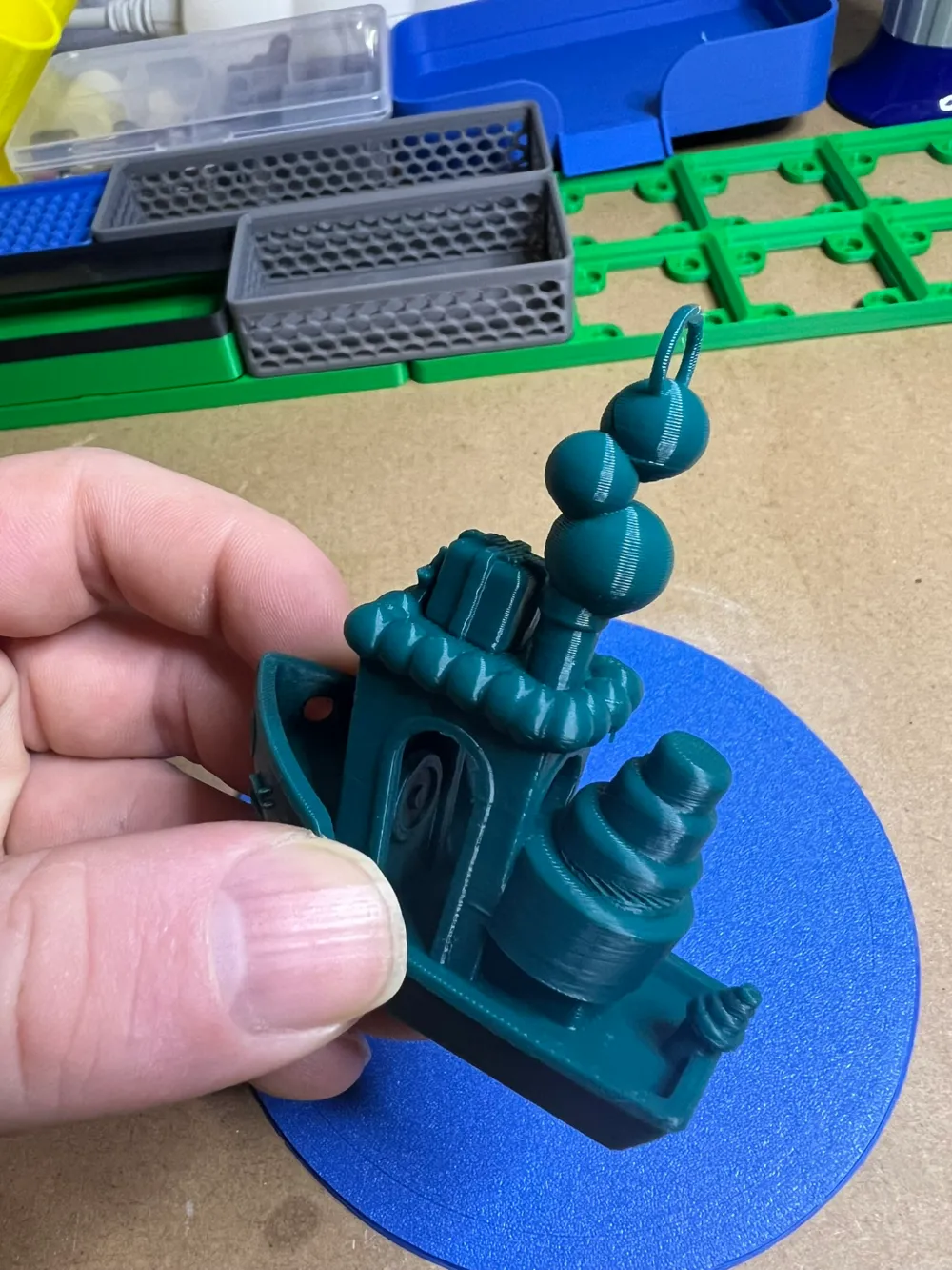 Winter Benchy by traxendre MakerWorld